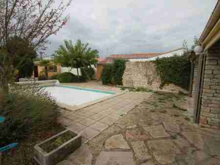 Terrasse avec dallage avant aménagement paysagé