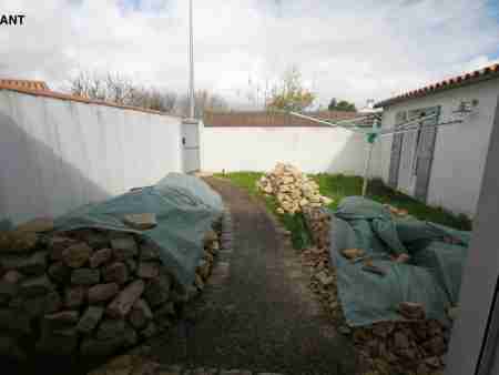 Jardin patio avant chantier Sainte marie de Ré