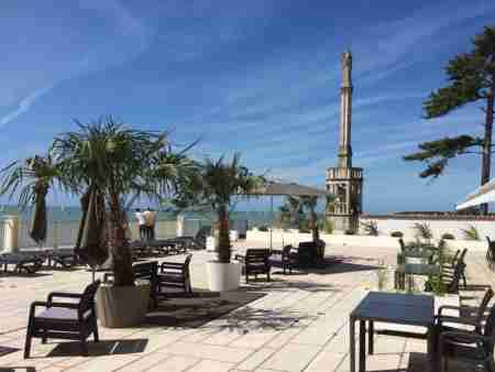 aménagement terrasse hôtel des brises 17000 aménagement terrasse hôtel des brises 17000